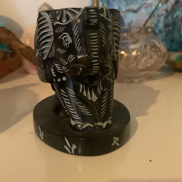 Handmade elephant candle holder - Picture 4 of 5